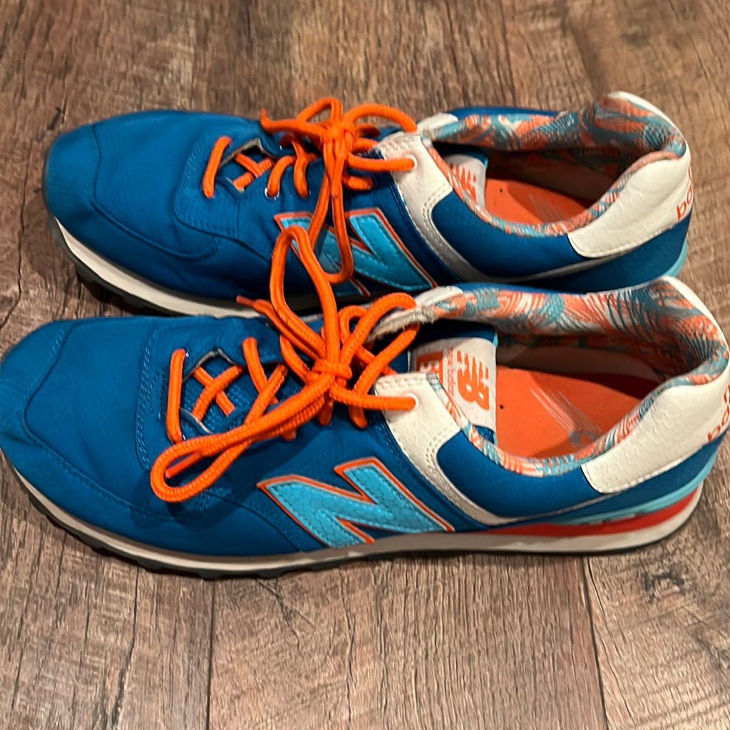 Womens New Balance Sneaker